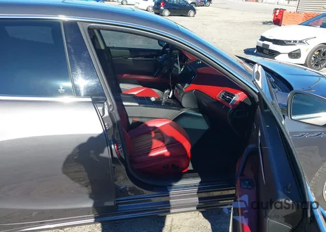 2018 Maserati Ghibli Granlusso z USA, uszkodzony, nr VIN ZAM57XSL1J1284764